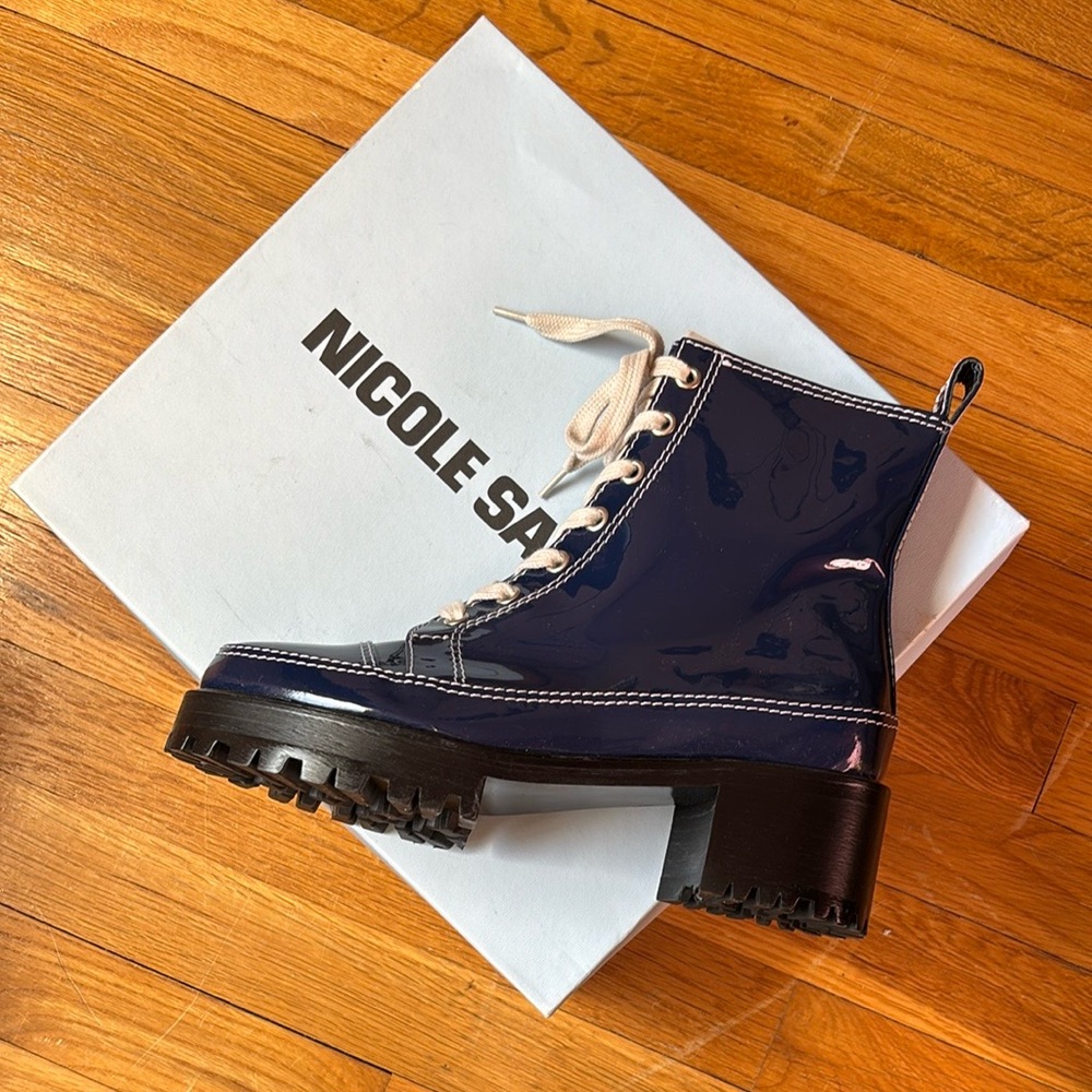 Nicole Saldaña platform combat boots navy blue